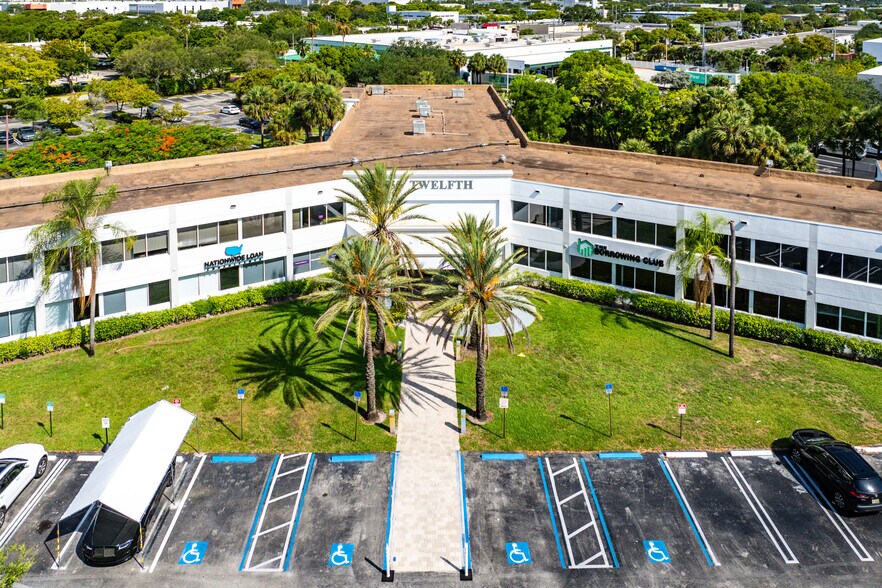 555 S Andrews Ave, Pompano Beach, FL à vendre - Photo de l’immeuble – Image 2 sur 27