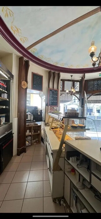 Plus de détails pour Local commercial à louer