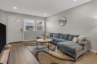 Plus de détails pour 1749 Hawthorne Ave, College Park, GA - Logement à vendre