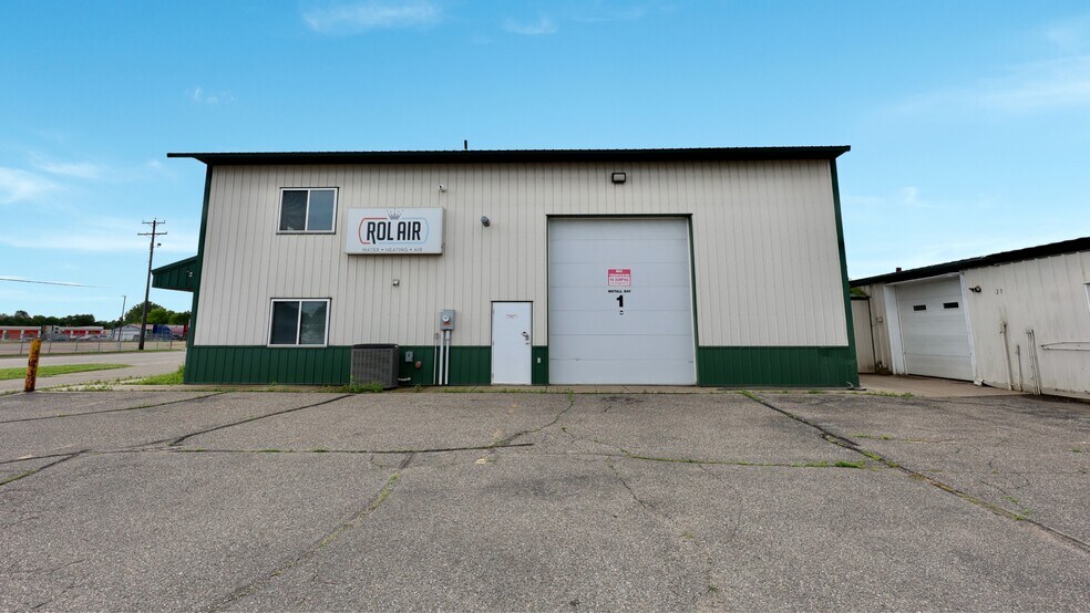 1121 S Lincoln Ave, Sauk Rapids, MN à vendre - Photo de l’immeuble – Image 3 sur 22