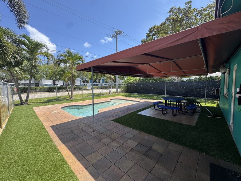 1040 NW 53rd St, Fort Lauderdale, FL à vendre - Photo de l’immeuble – Image 2 sur 17