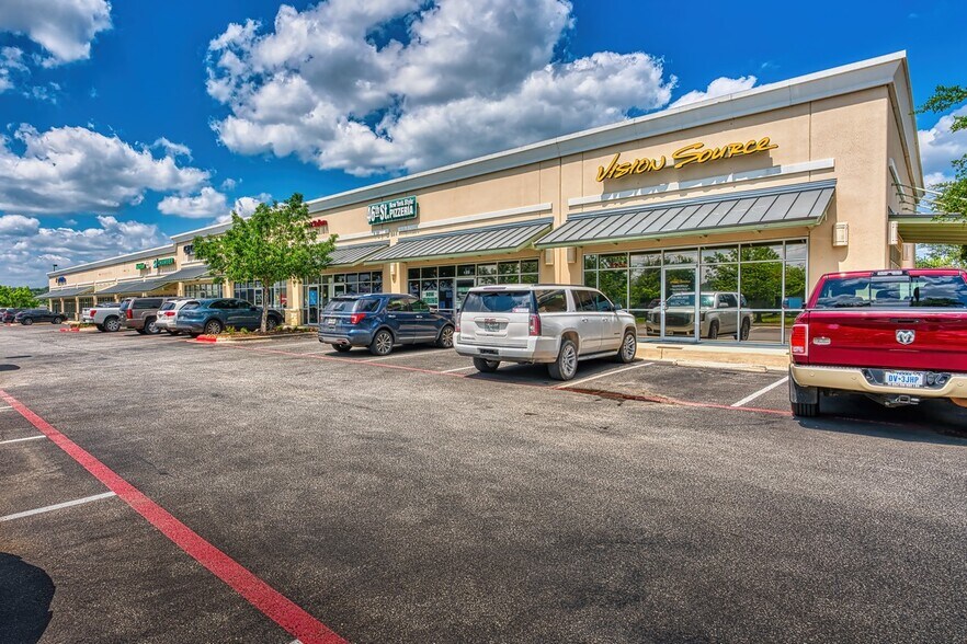 121 Bulverde Crossing Rd, Bulverde, TX à louer - Photo de l’immeuble – Image 2 sur 5