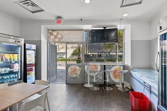 5466-5484 Wilshire Blvd, Los Angeles, CA à louer Photo intérieure– Image 2 sur 10