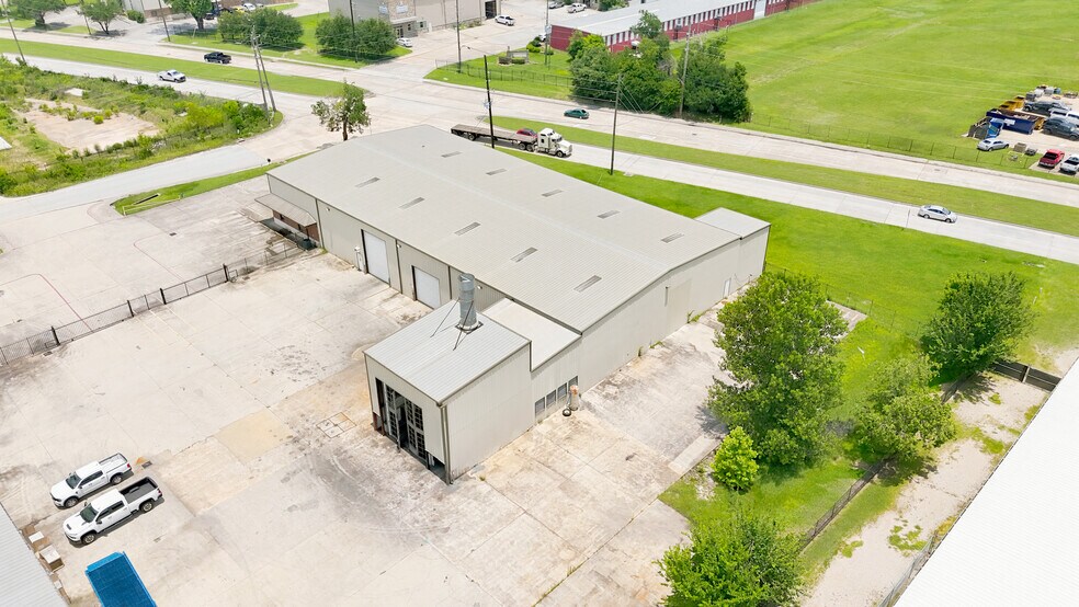 2038 McAulty Rd, Houston, TX à louer - Photo de l’immeuble – Image 2 sur 4