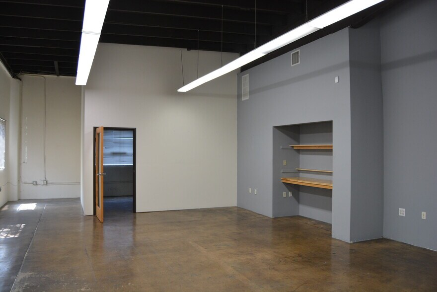 9469 Jefferson Blvd, Culver City, CA à louer - Photo de l’immeuble – Image 3 sur 13