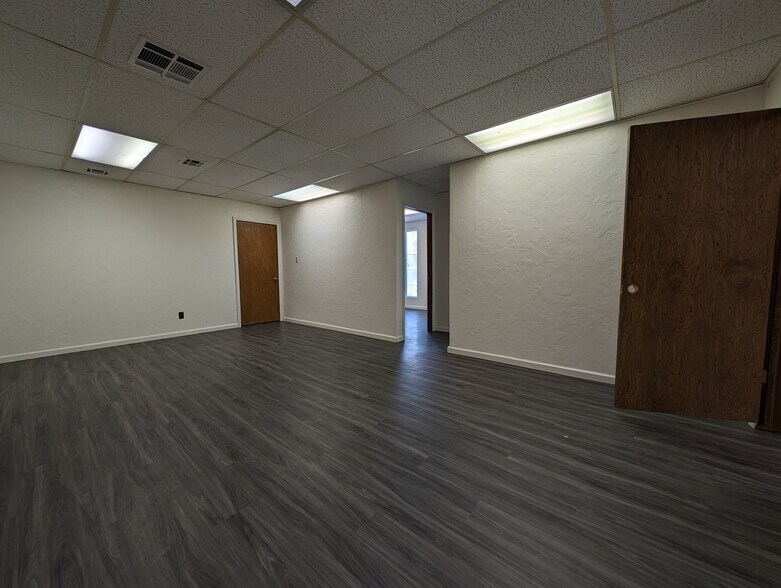 1006 NW 47th St, Lawton, OK à vendre - Photo intérieure – Image 3 sur 14