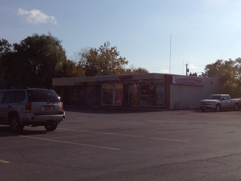 680-688 Old Liverpool Rd, Liverpool, NY à louer - Photo de l’immeuble – Image 3 sur 3