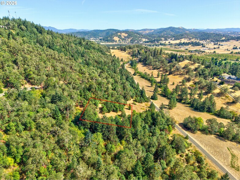 0 Serene ln, Roseburg, OR à vendre - Photo principale – Image 1 sur 5