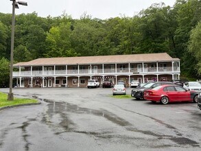 529 Route 52, Carmel, NY à louer Photo de l’immeuble– Image 1 sur 9