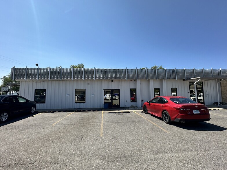 1002 10th St W, Billings, MT à louer - Photo de l’immeuble – Image 2 sur 6