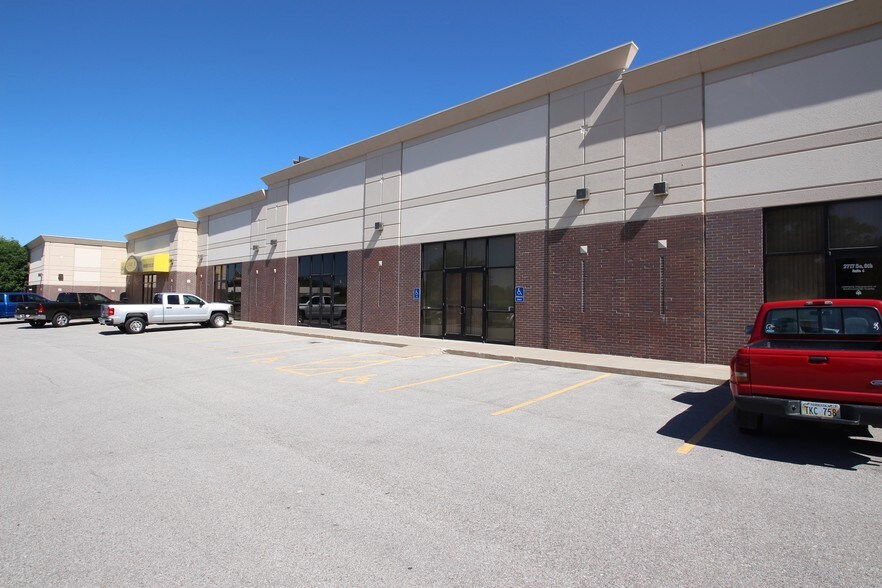 700 Van Dorn St, Lincoln, NE à louer - Photo de l’immeuble – Image 1 sur 8