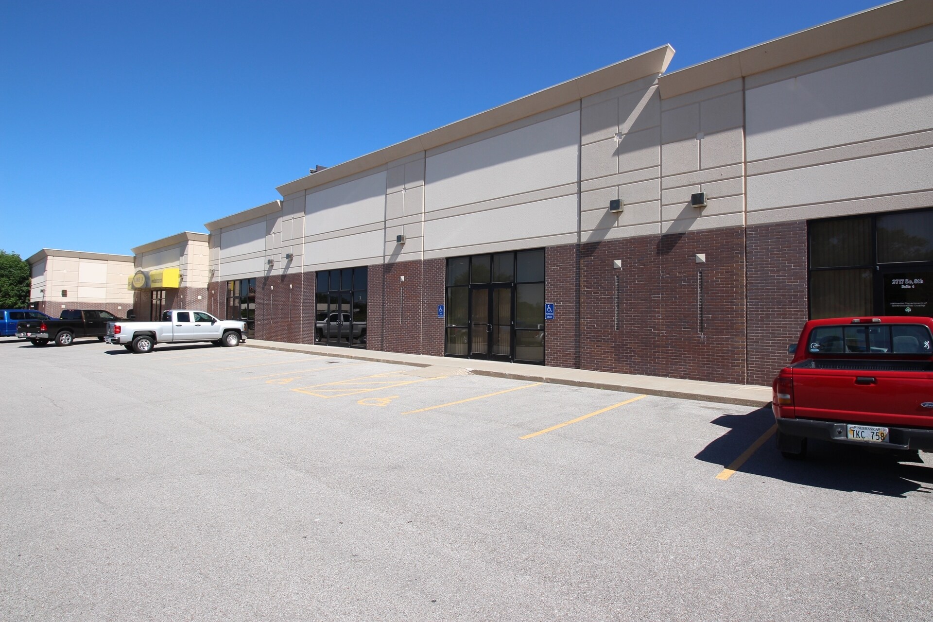 700 Van Dorn St, Lincoln, NE à louer Photo de l’immeuble– Image 1 sur 9