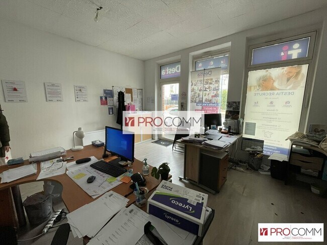 Plus de détails pour Local commercial à louer