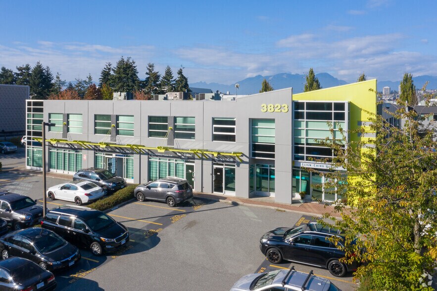 3823 Henning Dr, Burnaby, BC à louer - Photo de l’immeuble – Image 2 sur 8
