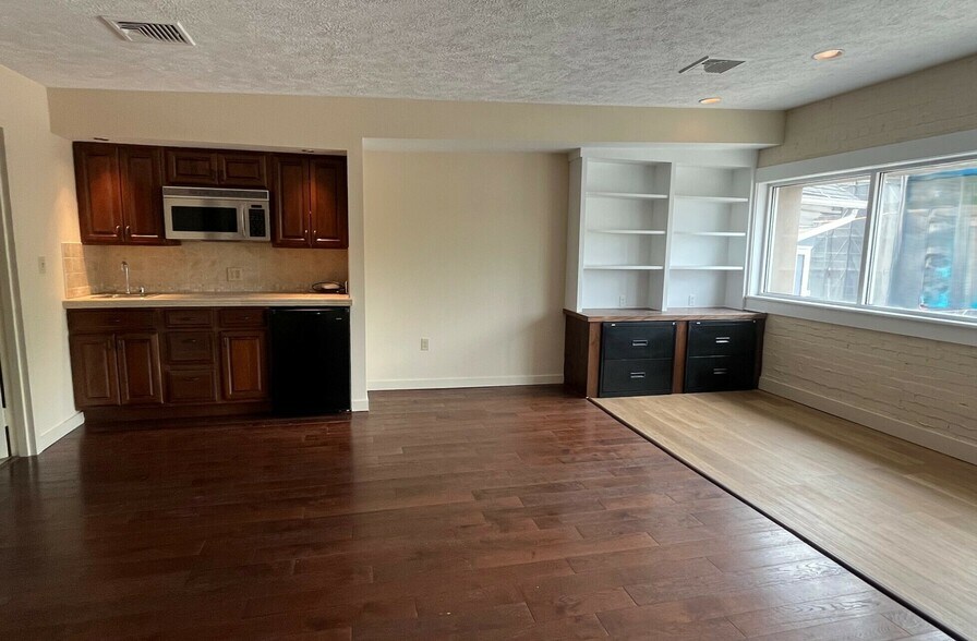 827 Main st, Stroudsburg, PA à louer - Photo de l’immeuble – Image 3 sur 6