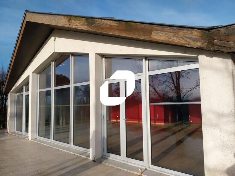 Local commercial dans Saint-Mars-du-Désert à vendre - Photo de l’immeuble – Image 1 sur 14