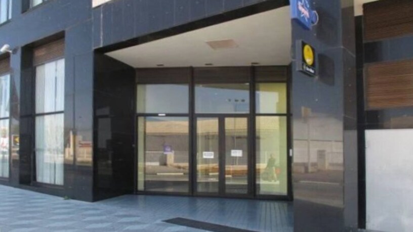 Carrer Matilde Salvador, 2, Vila-real, Castellón à vendre - Photo de l’immeuble – Image 2 sur 2