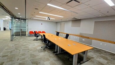 600 Office Center Dr, Fort Washington, PA à louer Photo intérieure– Image 2 sur 12