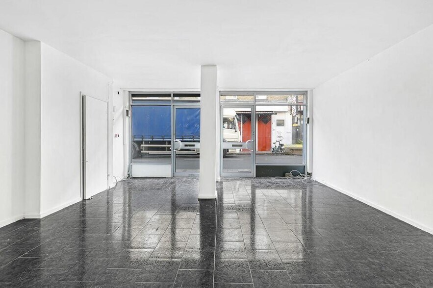 60 Atlantic Rd, Londres à vendre - Photo de l’immeuble – Image 1 sur 15