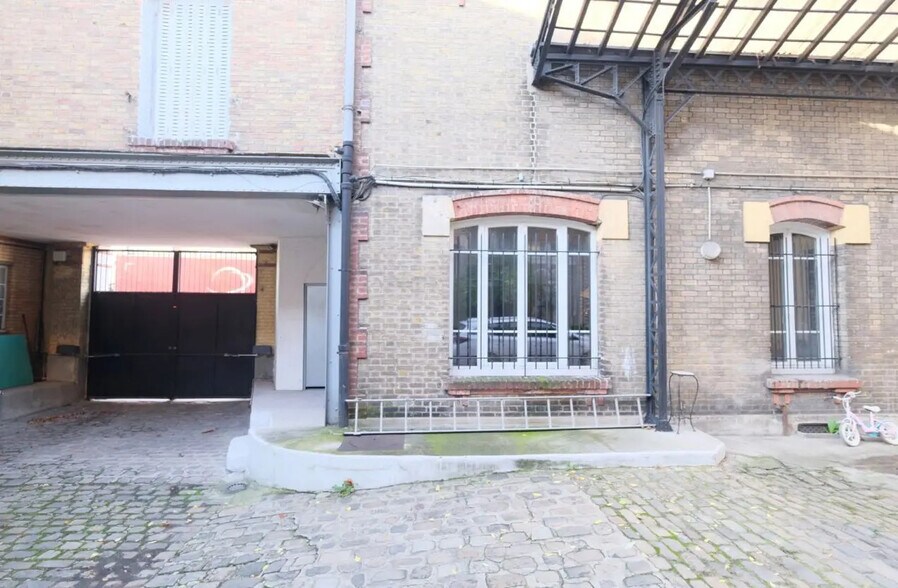 Bureau dans Pantin à louer - Photo de l’immeuble – Image 2 sur 5