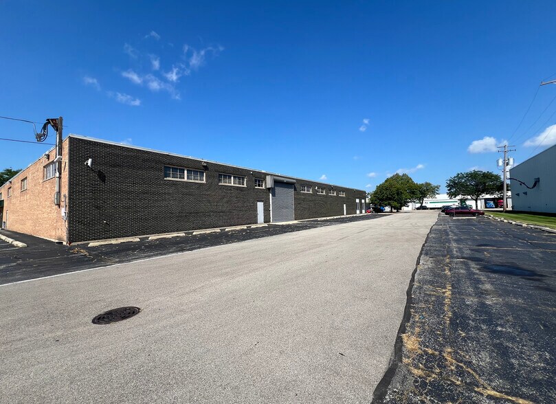 2480-2490 S Wolf Rd, Des Plaines, IL à louer - Photo de l’immeuble – Image 3 sur 25