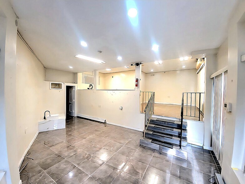 554-560 E 18th St, Paterson, NJ à louer - Photo de l’immeuble – Image 2 sur 10