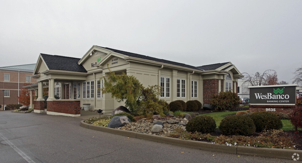 9635 Montgomery Rd, Cincinnati, OH à louer - Photo principale – Image 1 sur 2