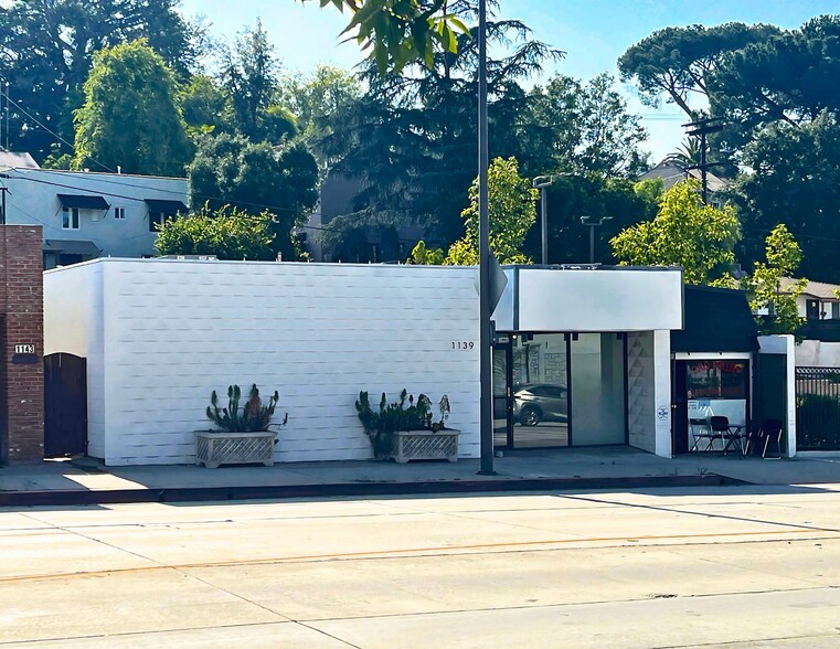 1139 Fair Oaks Ave, Pasadena, CA à vendre - Photo de l’immeuble – Image 1 sur 7