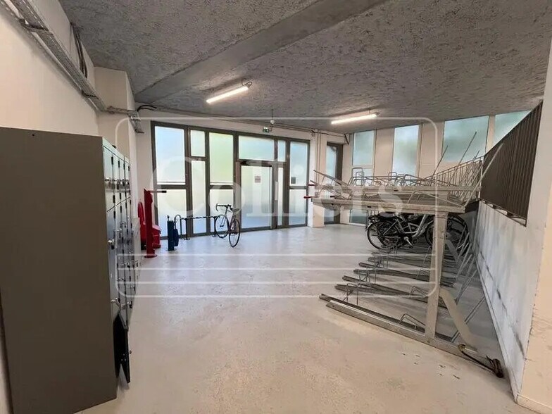 4 Rue Maurice Moissonnier, Vaulx-en-Velin à louer - Photo de l’immeuble – Image 3 sur 21