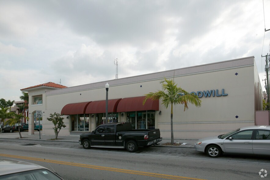 461 Palm Ave, Hialeah, FL à vendre - Photo de l’immeuble – Image 2 sur 2