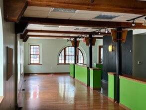 11 W Michigan Ave, Ypsilanti, MI à louer Photo intérieure– Image 2 sur 7