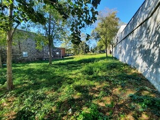 Plus de détails pour 230 W Main St, Riverhead, NY - Terrain à vendre