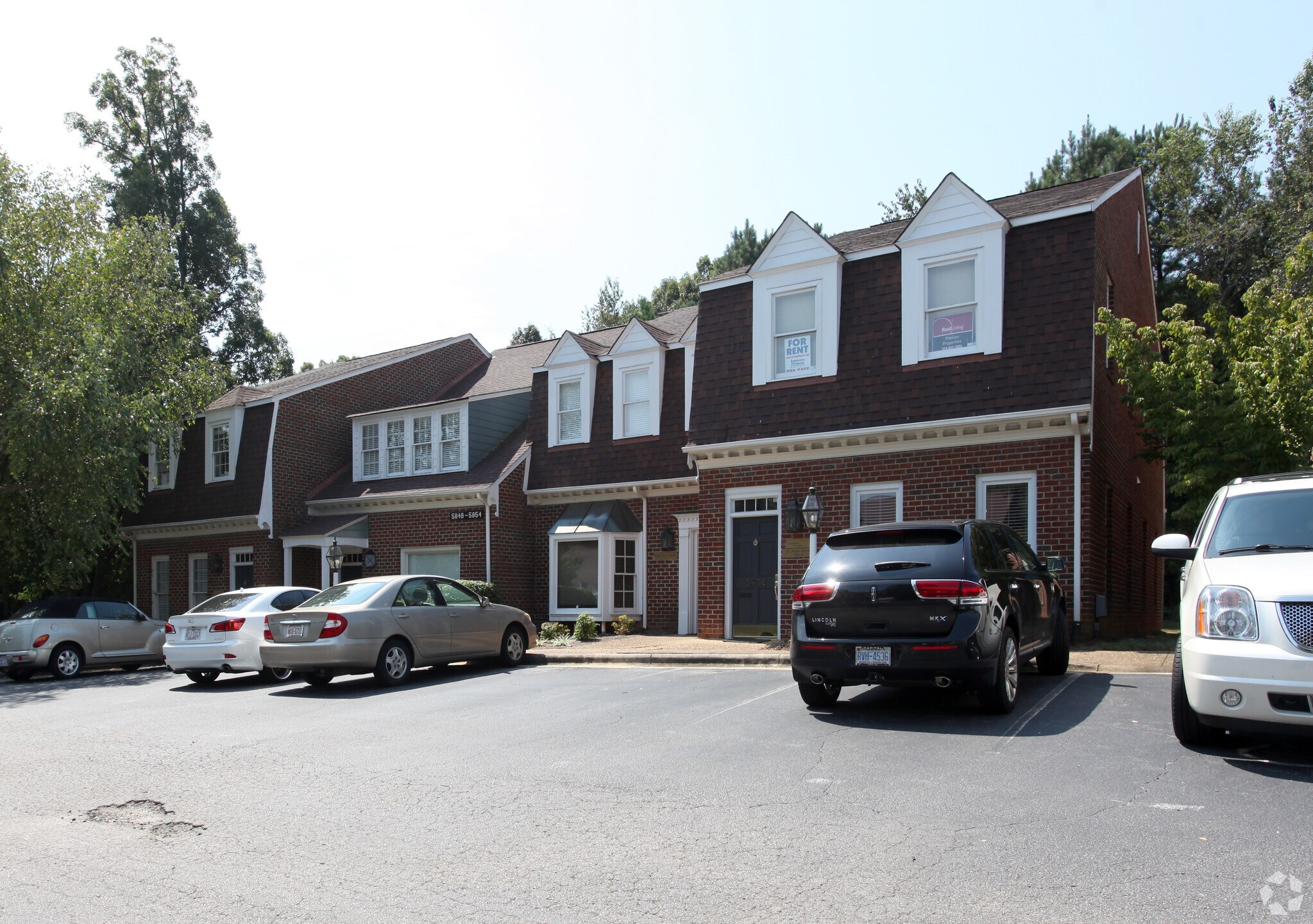 5848-5852 Faringdon Pl, Raleigh, NC à louer Photo principale– Image 1 sur 3