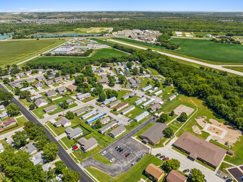 1919 Northwind Dr, Junction City, KS à vendre - Photo de l’immeuble – Image 3 sur 5