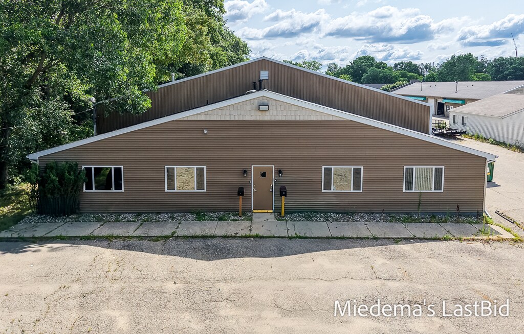 409 Lentz Ct, Lansing, MI à vendre Photo de l’immeuble– Image 1 sur 25