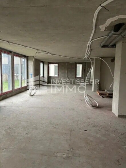 Bureau dans Suresnes à vendre - Photo de l’immeuble – Image 2 sur 5