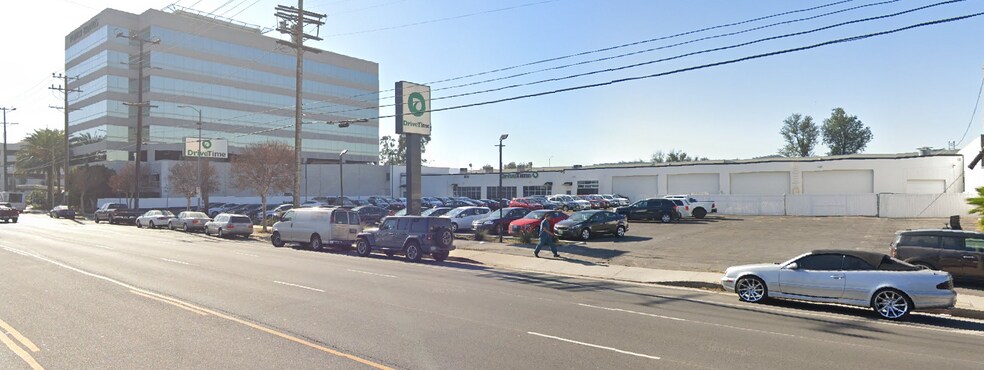 5835 Sepulveda Blvd, Van Nuys, CA à louer - Photo de l’immeuble – Image 1 sur 4
