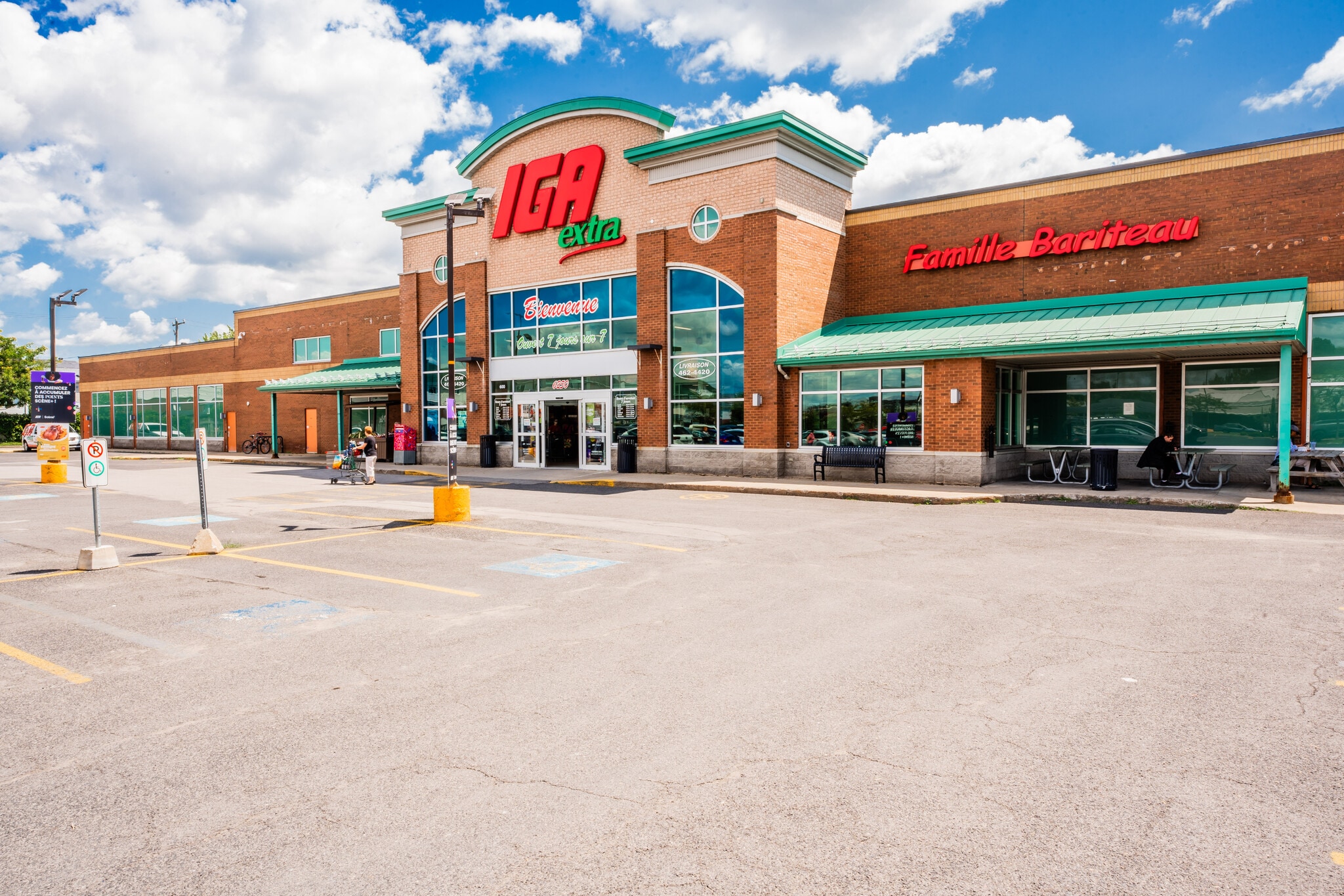 6250 Blvd Cousineau, Saint-hubert, QC à louer Photo principale– Image 1 sur 12