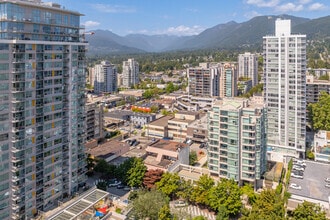 132 14th St E, North Vancouver, BC - VUE AÉRIENNE  vue de carte