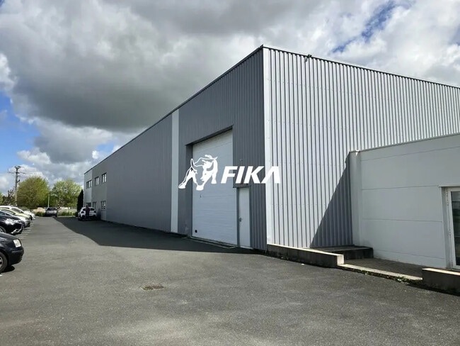 Plus de détails pour Local d’activités à vendre