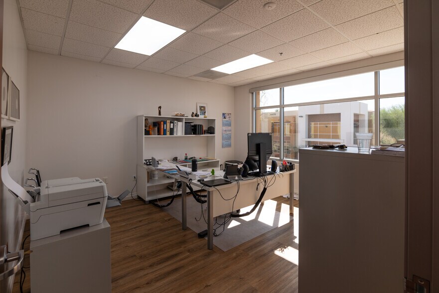 34420 Gateway Dr, Palm Desert, CA à vendre - Photo de l’immeuble – Image 3 sur 5