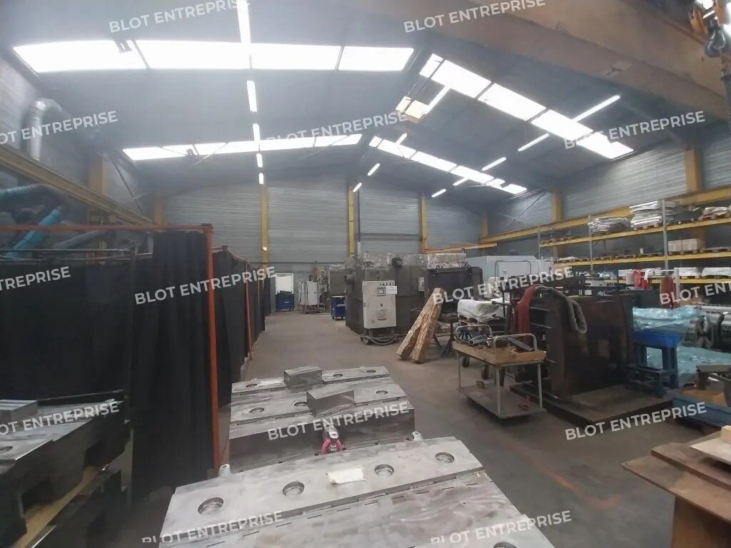 Local d’activités dans Vannes à louer Photo de l’immeuble– Image 1 sur 6