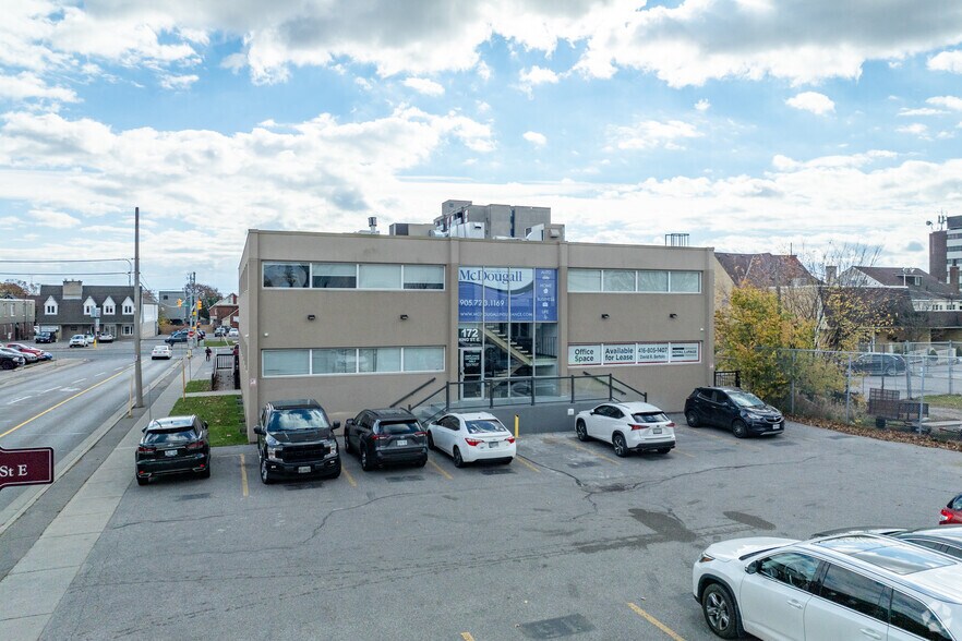 172 King St E, Oshawa, ON à louer - Photo principale – Image 1 sur 12