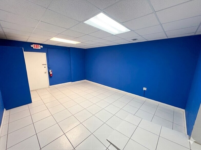 3130-3132 NW 7th St, Miami, FL à louer - Photo de l’immeuble – Image 2 sur 8