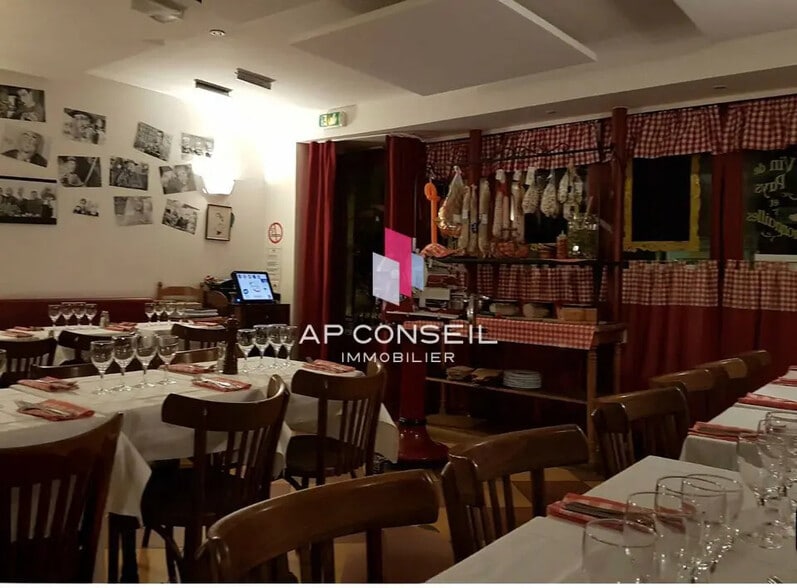 Local commercial dans Versailles à louer - Photo de l’immeuble – Image 3 sur 5