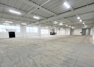 50 Nassau Terminal Rd, New Hyde Park, NY à louer Photo intérieure– Image 1 sur 2