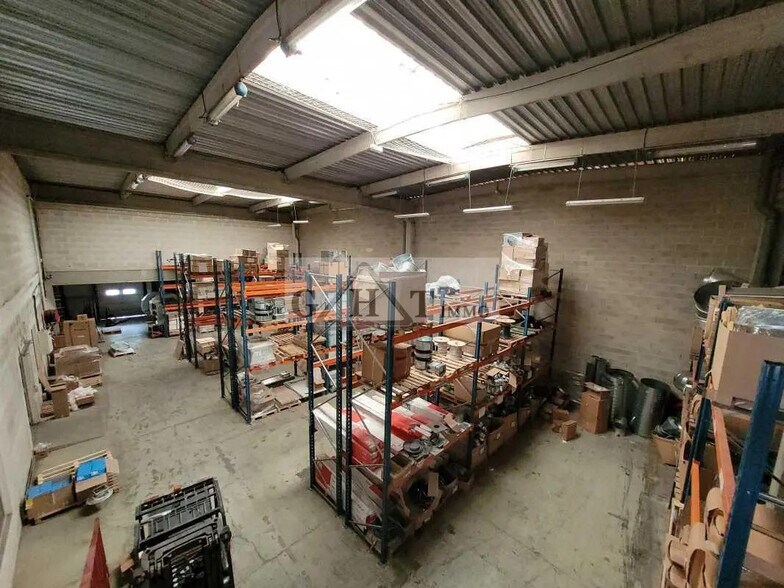 Industriel/Logistique dans Lisses à louer - Photo de l’immeuble – Image 1 sur 19