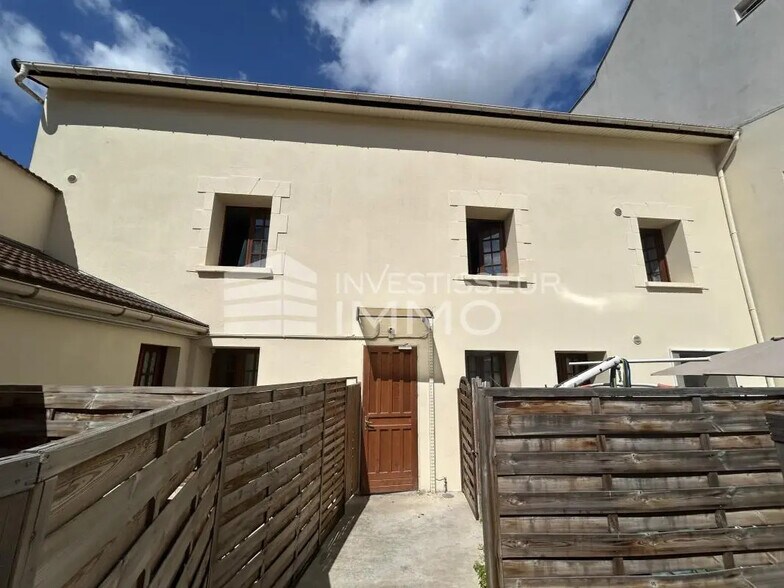 Local d'activités dans Champigny-sur-Marne à vendre - Photo de l’immeuble – Image 2 sur 4