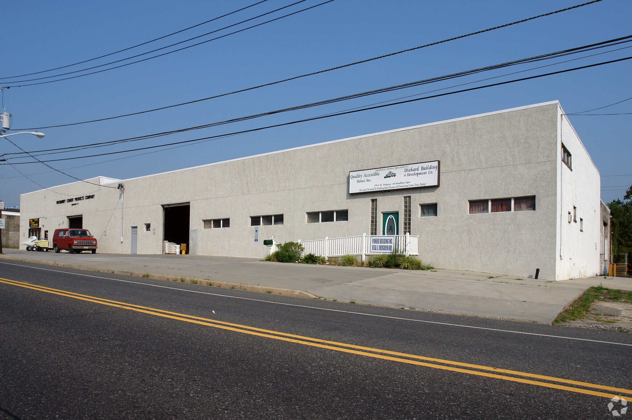 675 S Evergreen Ave, Woodbury Heights, NJ à vendre Photo principale– Image 1 sur 9