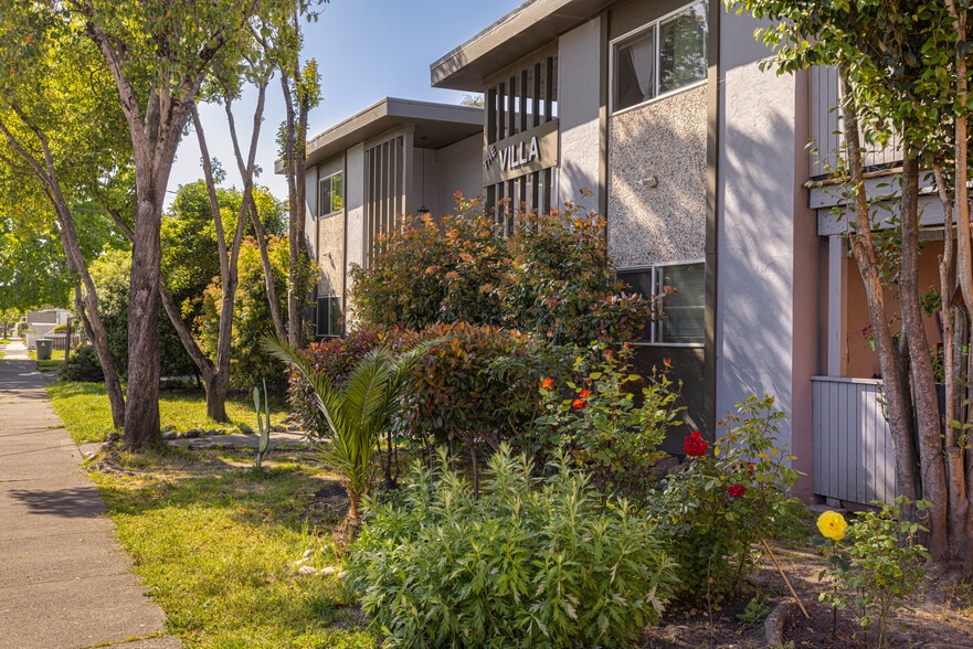 218 Edith St, Petaluma, CA à vendre - Photo de l’immeuble – Image 2 sur 20